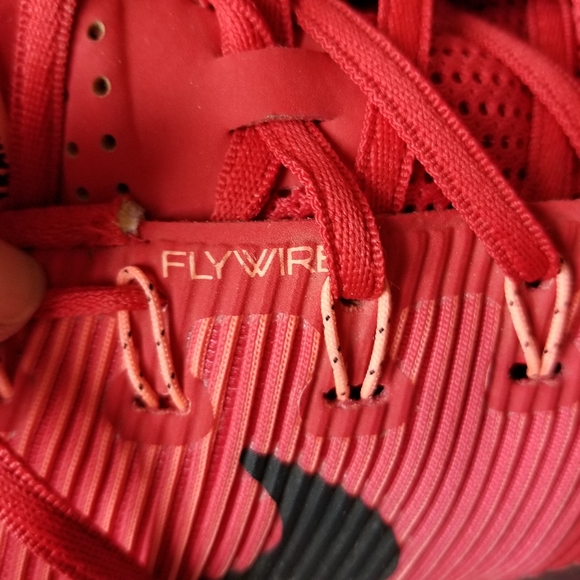 Nike Flywire Training Red Sneakers main image 4